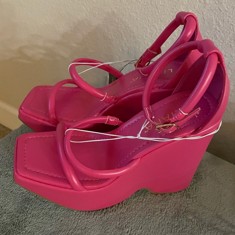 NWT FOREVER 21 Shoes Wedge Plat Pink Size 7